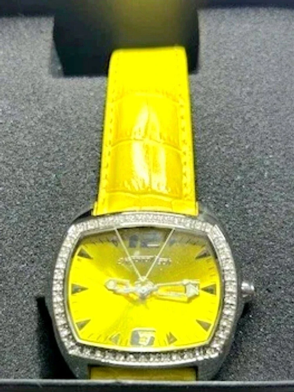 Chronotech Prisma Quartz Watch (Model CT2188M-05 / CT2188LS-05)